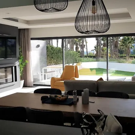 Nyaraló The Island, Estepona, Casa 6 Luxury Beachfront *