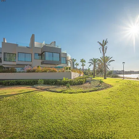 Nyaraló The Island, Estepona, Casa 6 Luxury Beachfront *