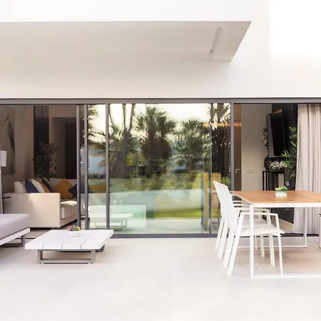 The Island, Estepona, Casa 6 Luxury Beachfront Holiday home *