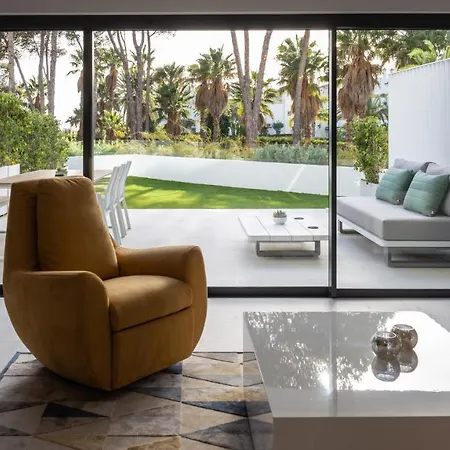 The Island, Estepona, Casa 6 Luxury Beachfront Holiday home Estepona