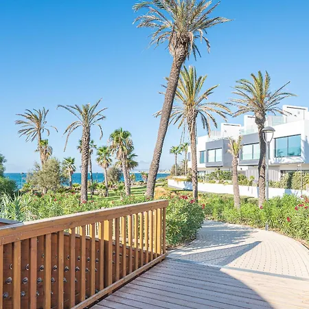 The Island, Estepona, Casa 6 Luxury Beachfront Holiday home *