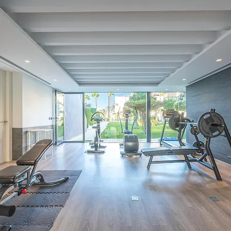The Island, Estepona, Casa 6 Luxury Beachfront Дом отдыха Эстепона
